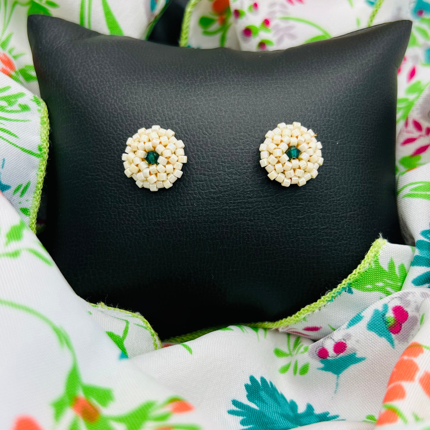 BOTONCITOS STUD EARRINGS