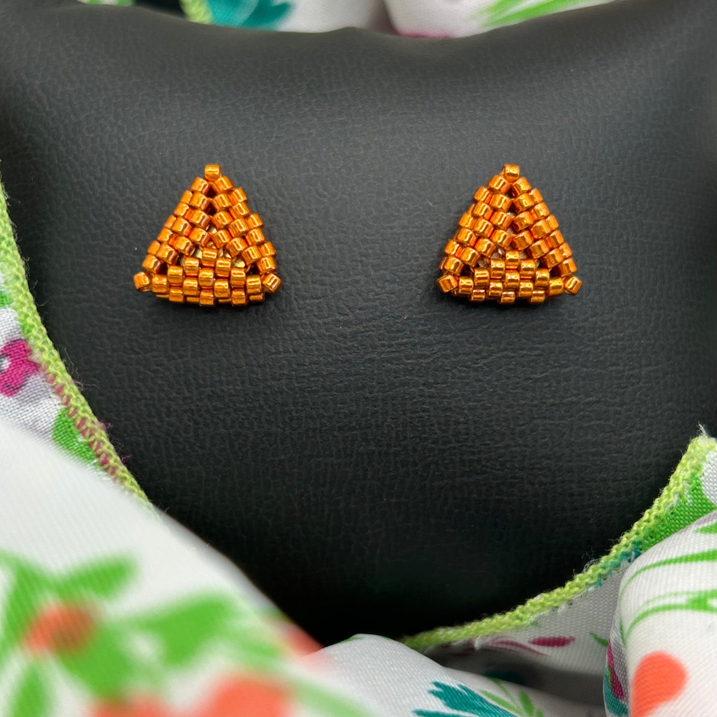 TRIANGULITOS STUD EARRINGS (medium)