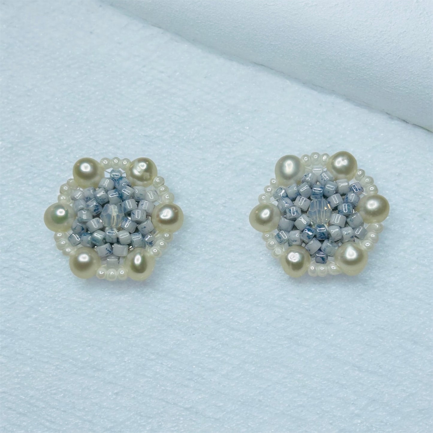 Heavenly Peace Studs BOTONCITOS