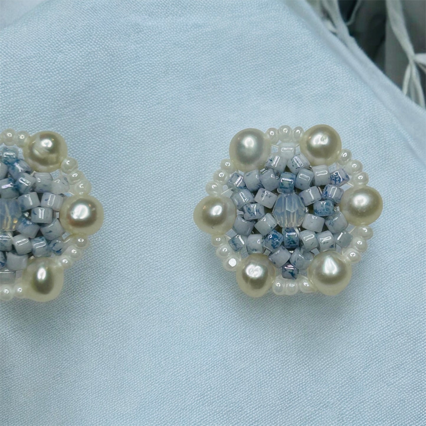 Heavenly Peace Studs BOTONCITOS