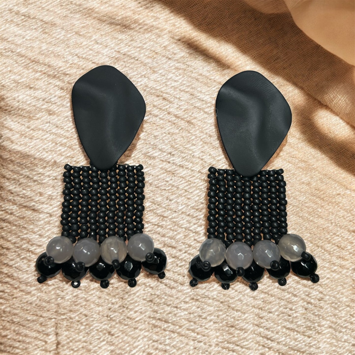 Ébano Firme Studs