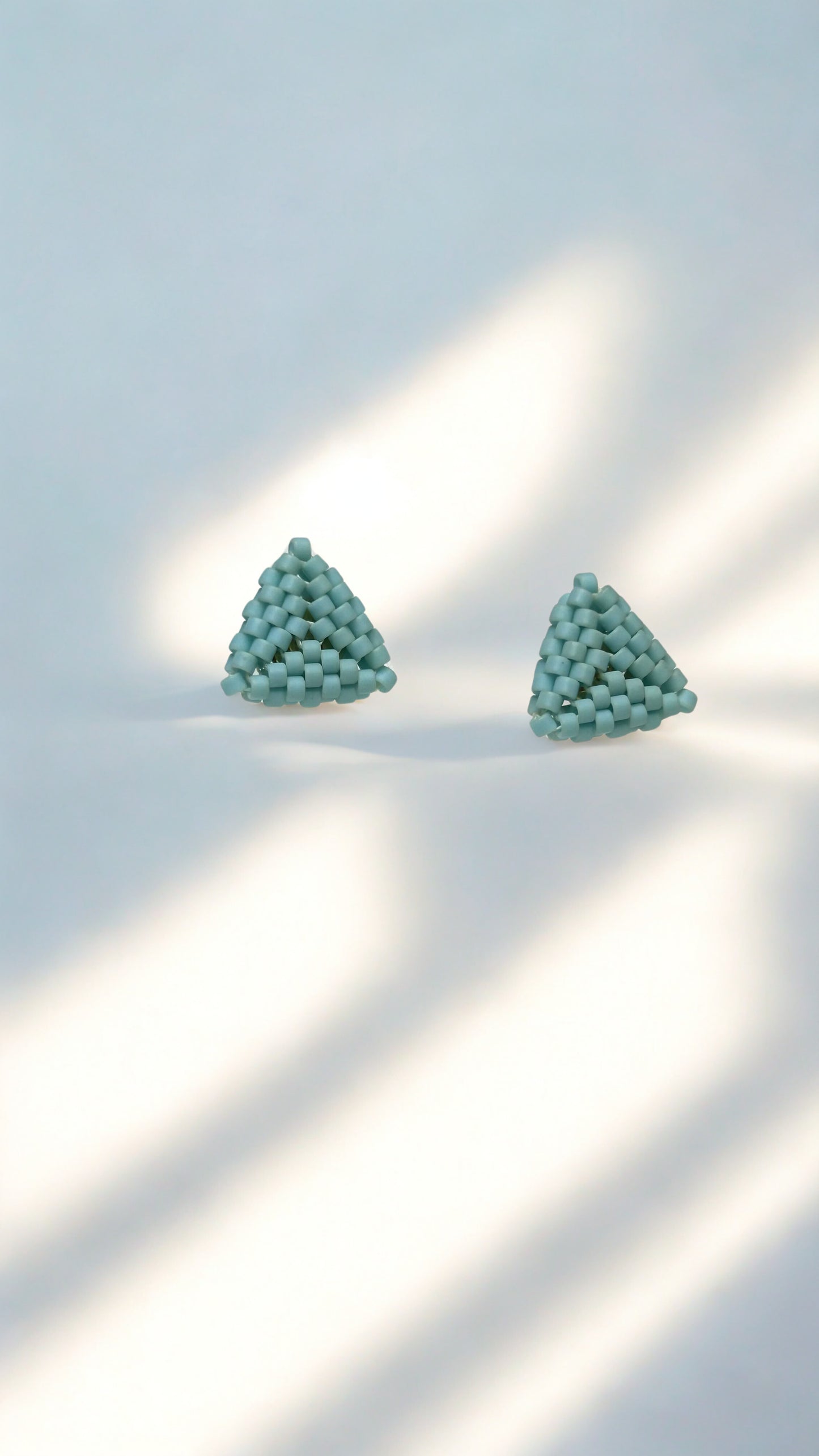 TRIANGULITOS STUD EARRINGS (medium)